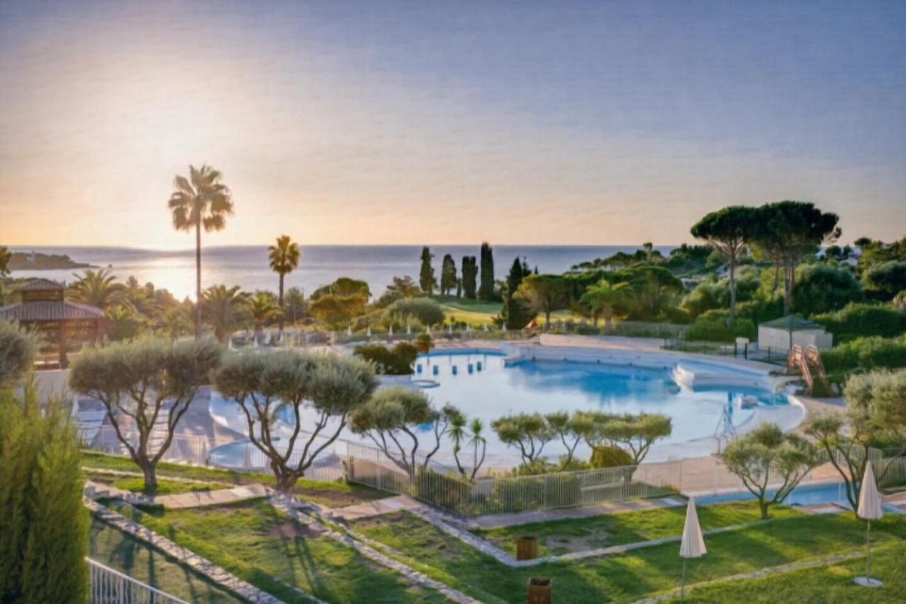 Cozy Apartment In Agay With Stunning Views Saint-Raphael  Exterior photo